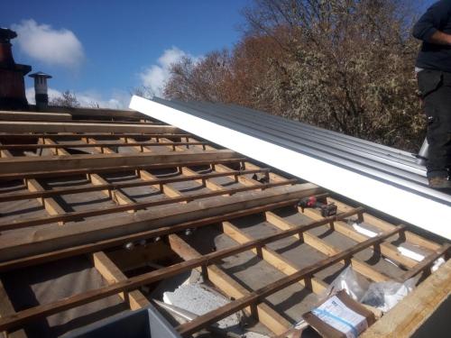 Couverture en panneaux sandwichs couleur ardoisée à Ussel